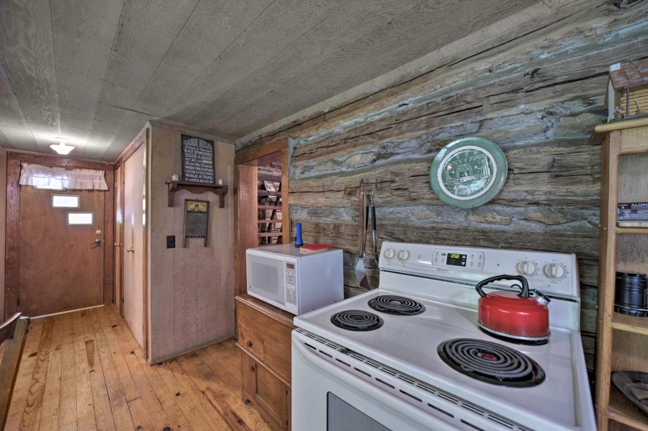 Historic Cabin Grill And Hiking Trail Access! Bryson City Eksteriør bilde