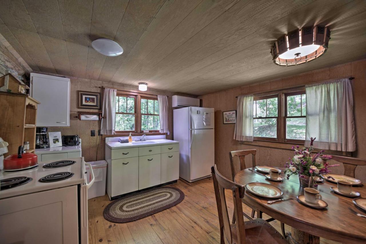 Historic Cabin Grill And Hiking Trail Access! Bryson City Eksteriør bilde