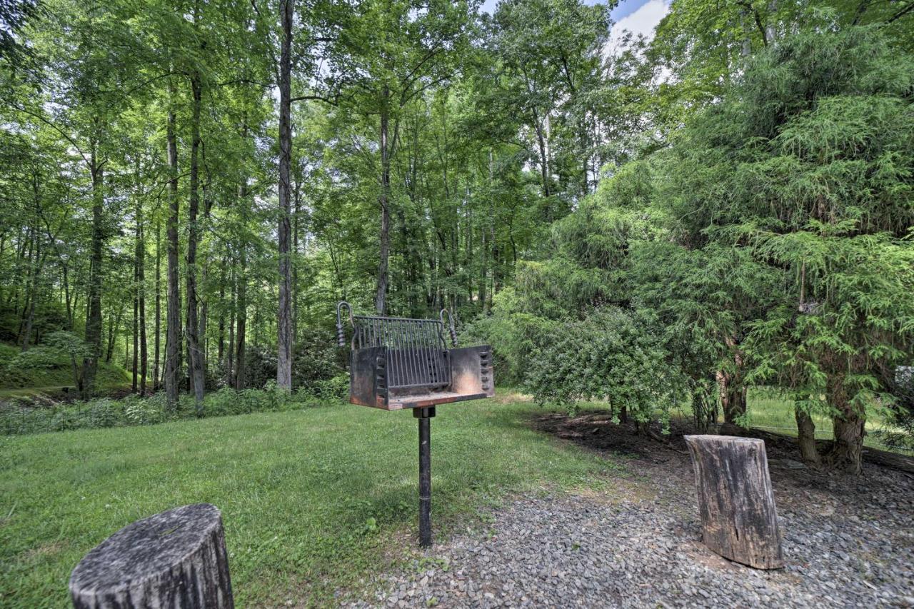 Historic Cabin Grill And Hiking Trail Access! Bryson City Eksteriør bilde