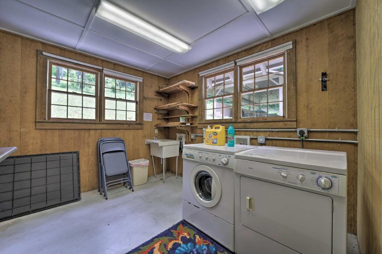Historic Cabin Grill And Hiking Trail Access! Bryson City Eksteriør bilde