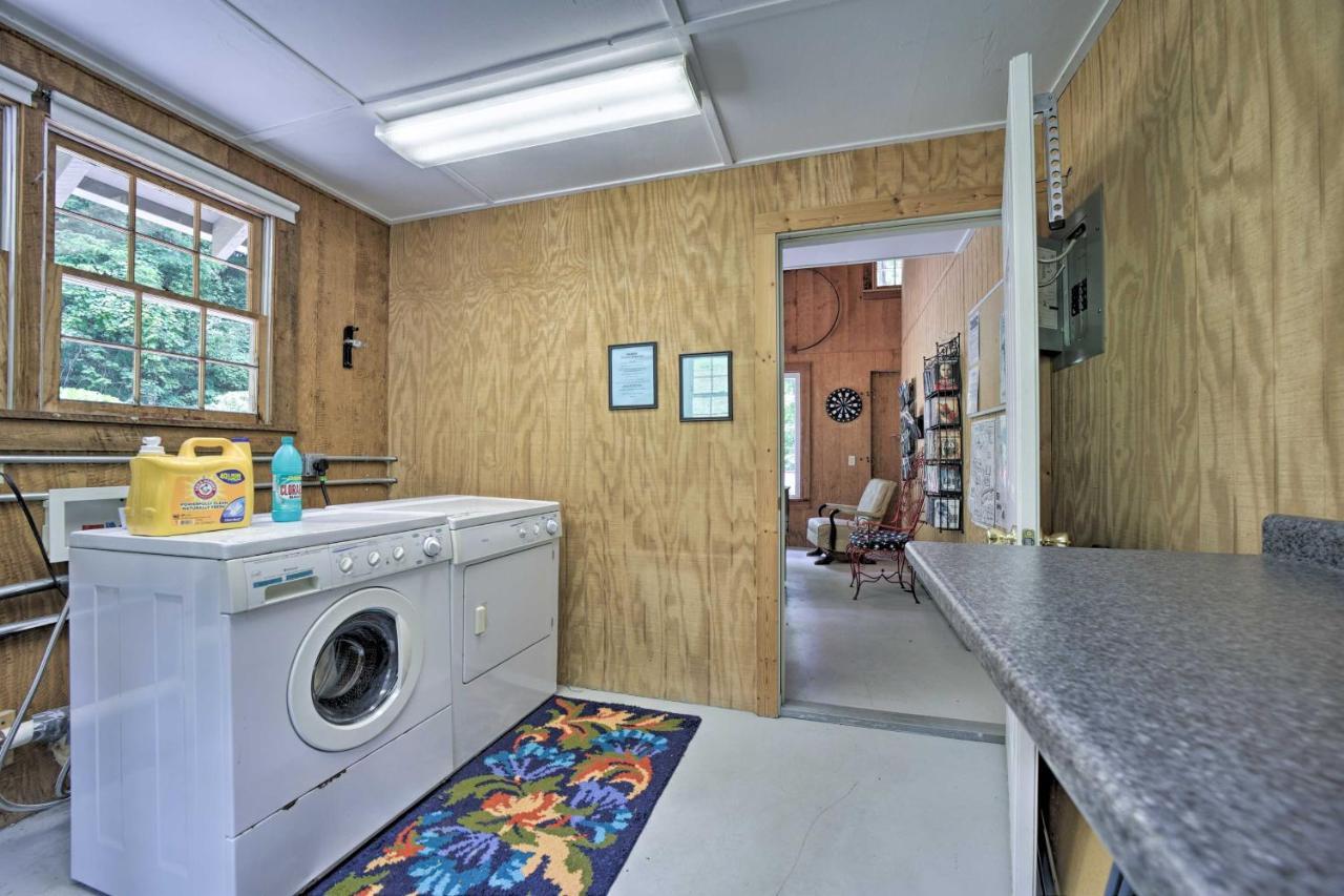 Historic Cabin Grill And Hiking Trail Access! Bryson City Eksteriør bilde